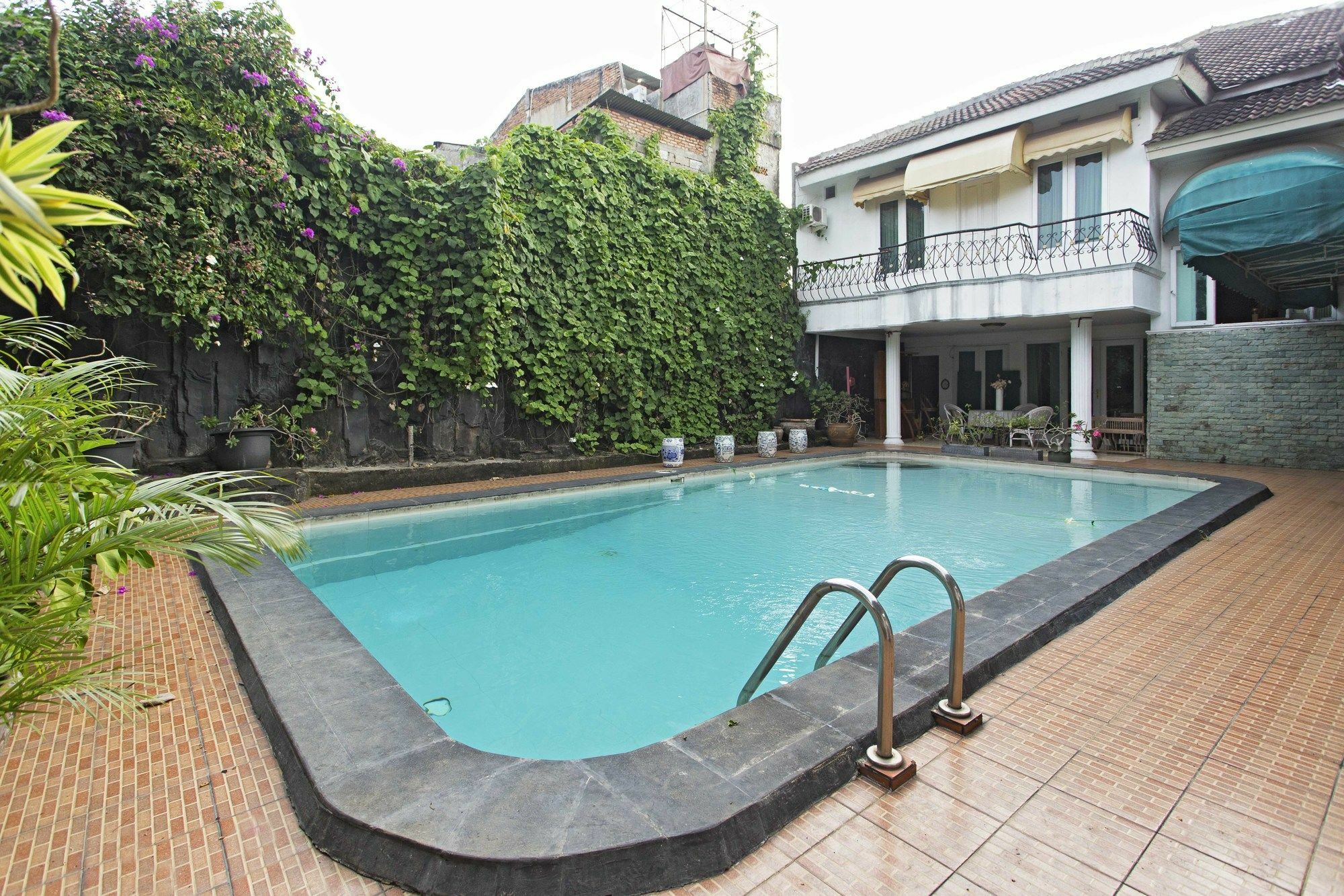 Reddoorz Near Cibubur Junction Wisma tamu Jakarta